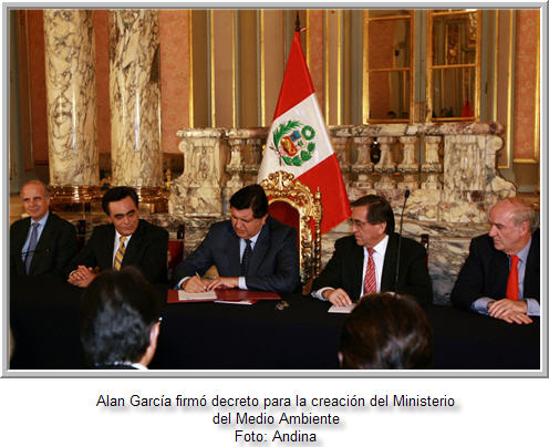 garcia-en-firma-de-decreto-para-ministerio-de-medio-ambiente-andina