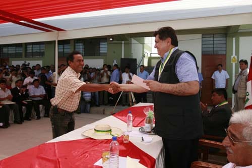 presidente-garcia-entrego-obras-en-piura-foto-andina