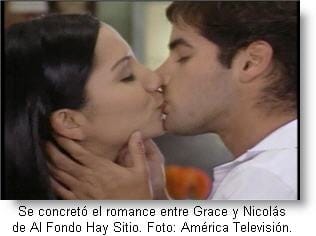 Grace y nicolás se dan su primer beso como enamorados.