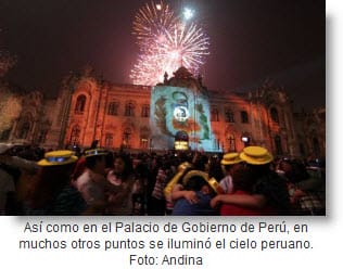 Fuegos Artificiales en Palacio de Gobierno Perú