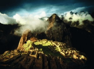 Machu Picchu en la noche