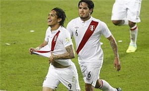 Paolo Guerrero y Manuel Vargas jugadores peruanos - noticias