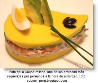 Causa rellena, comida peruana Exquisita Causa Rellena, una entrada típica de la gastronomía peruana.