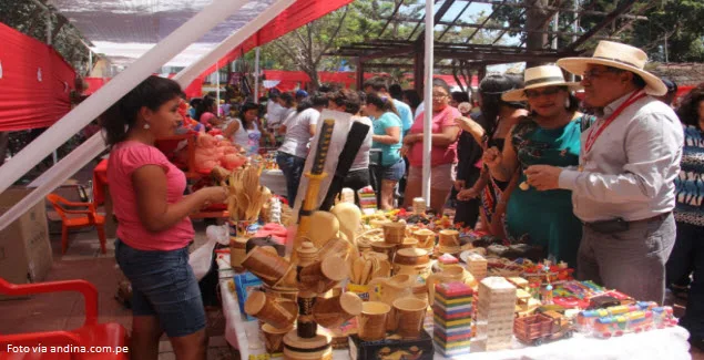 Catacaos es famoso por su artesanía y gastronomía