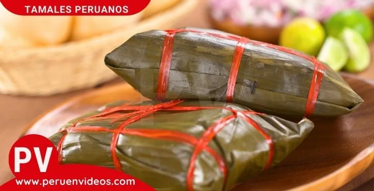 Imagen de 2 tamales peruanos envueltos en su panca