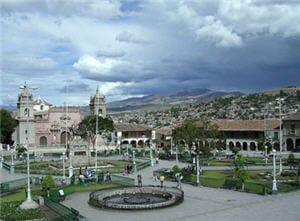 Plaza de Ayacucho en la ciudad de Huamanga 