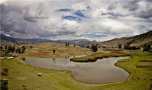 Lago en forma de puma en Pomacocha en Ayacucho