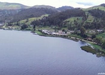Vista panorámica de la Laguna de Pacucha
