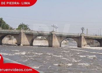 Imagen del Puente de Piedra y el Río Rímac desde La Muralla de Lima