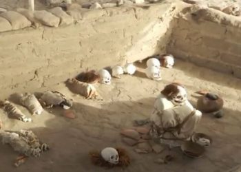 Una de las tumbas de la Necrópolis de Chauchilla en Ica