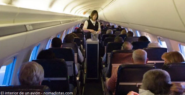 Cabina interior de un avión