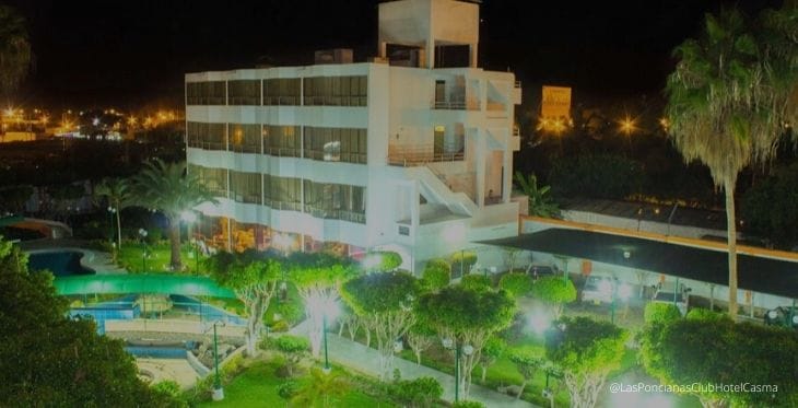 Imagen de exteriores del Hotel Las Poncianas en Casma, full tranquilidad en Ancash