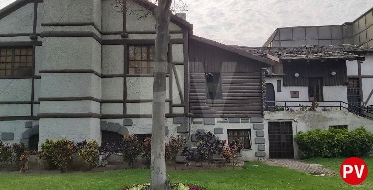 Imagen del exterior del Teatro La Cabaña en el Cercado de Lima