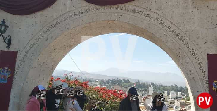 Frase en uno de los arcos del Mirador de Yanahuara, en Arequipa.