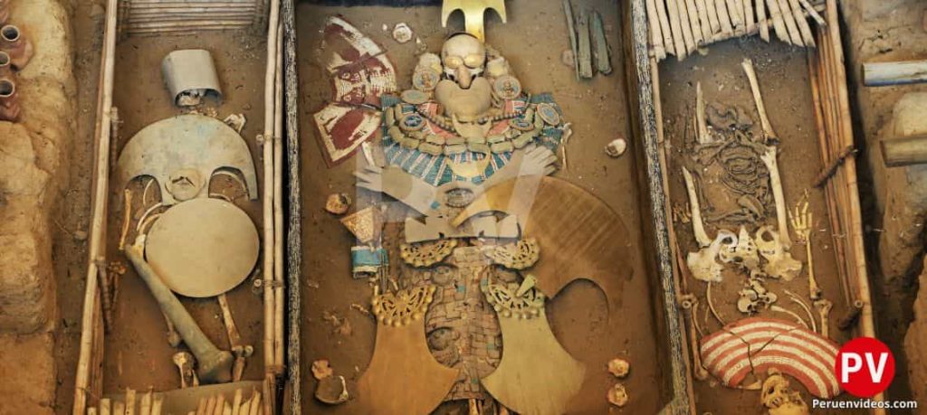 Joyas y armas encontradas en la Tumba del Señor de Sipán, uno de los lugares turísticos de Lambayeque.