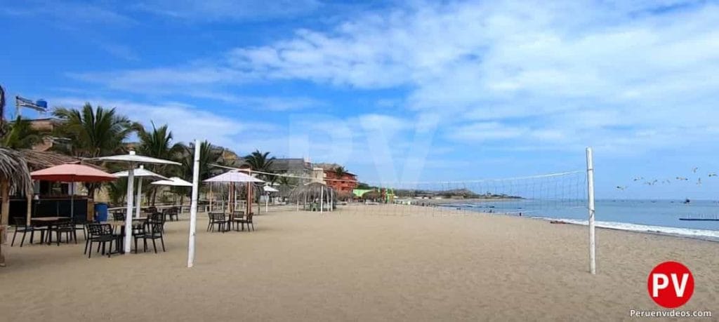 Playa Zorritos en Tumbes, Perú