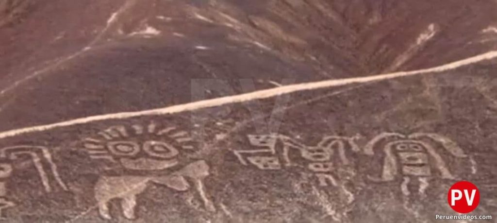 Imágenes talladas por la cultura Tiwanacu en las colinas de Chen Chen, en Moquegua
