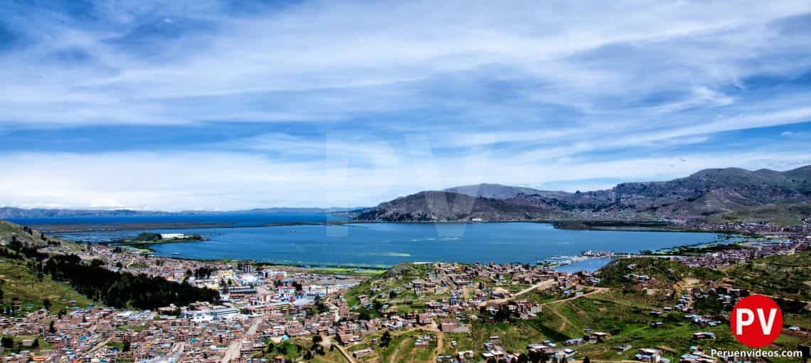 Vista del Lago Titicaca desde la ciudad de Puno